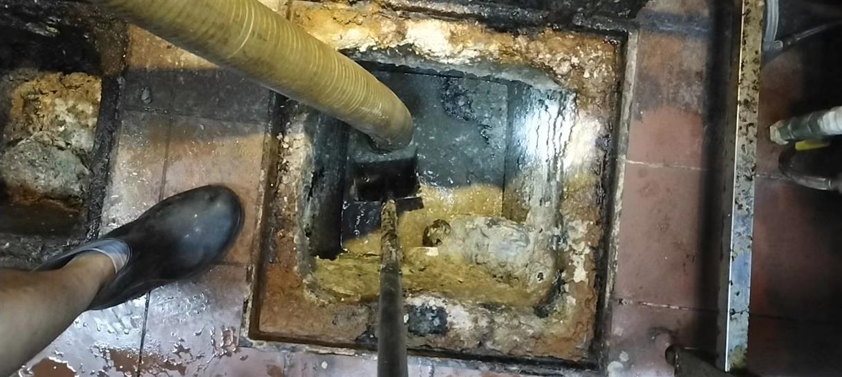 城北污水池清理一般都有毒气，怎么预防中毒呢？